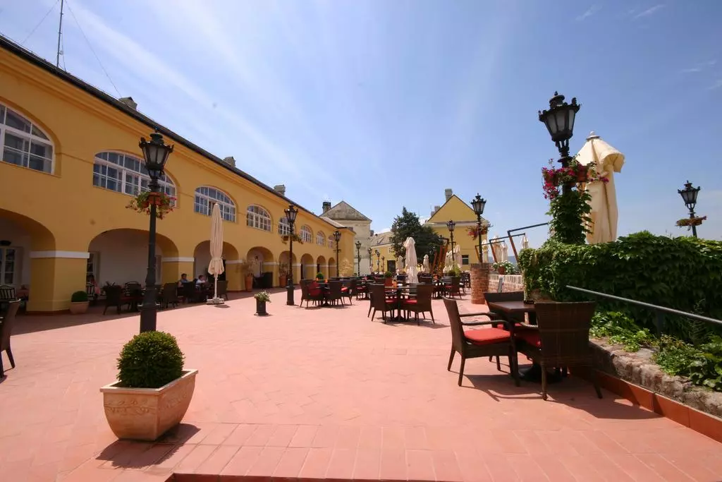 hotel_fortress leopold i_novi_sad_shabavizparvaz_26.jpg